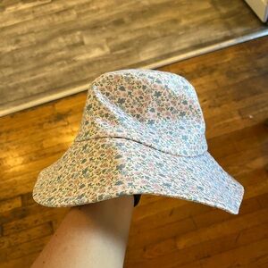 NWT Floral Bucket Hat